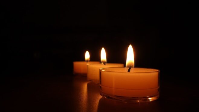candles-659×439